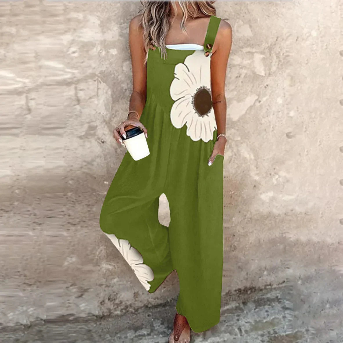 Pantalón cómodo con tirantes y estampado